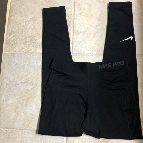 Nike Pants - women’s Nike Pro leggings